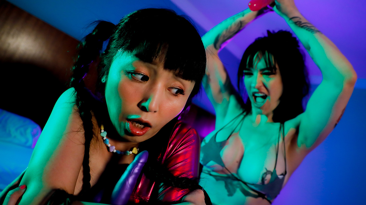 Alien Versus Aline Pussy Continues in This Hilarious Sequel